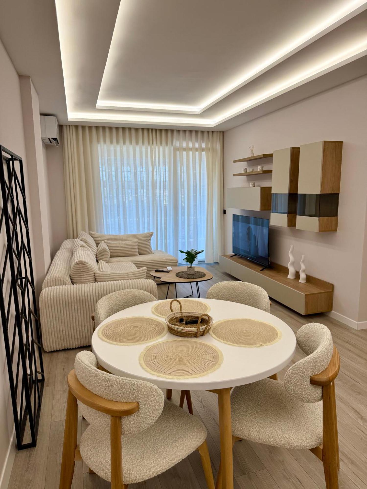 Teds Luxury * Tirana